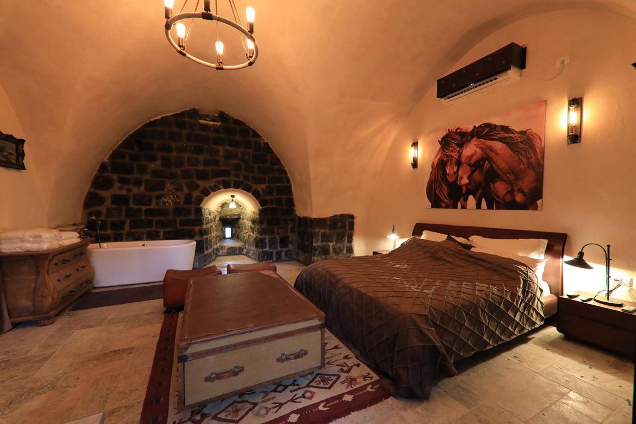 Dona Castle Hotel Tiberias Buitenkant foto